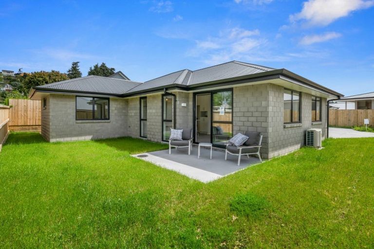 Photo of property in 11 Te Rehutai Rise, Welcome Bay, 3112