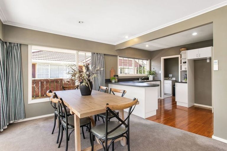 Photo of property in 33 Church Lane, Merivale, Christchurch, 8014