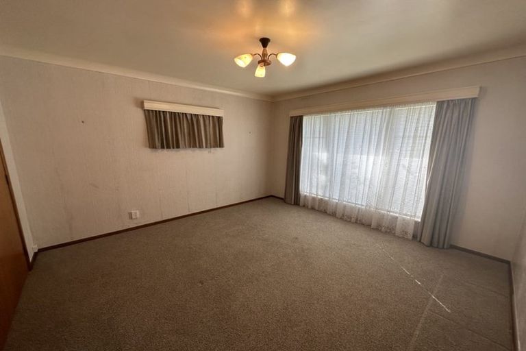 Photo of property in 88 Seymour Road, Sunnyvale, Auckland, 0612