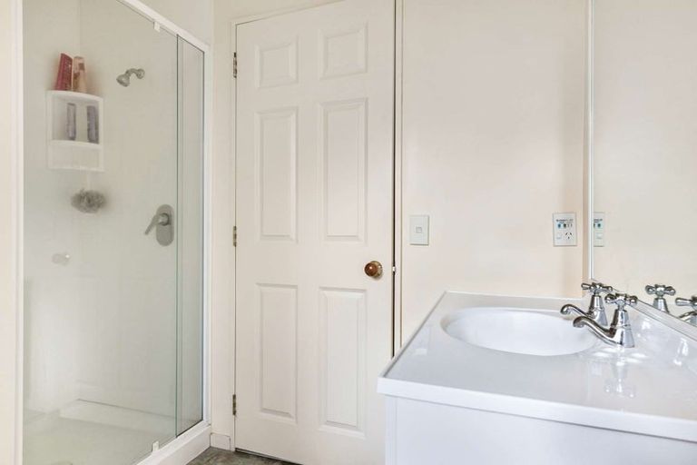 Photo of property in 3 Balmoral Drive, Hilltop, Taupo, 3330