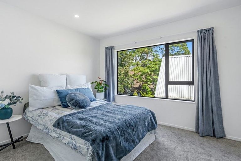 Photo of property in 43c Fitzherbert Avenue, West Harbour, Auckland, 0618