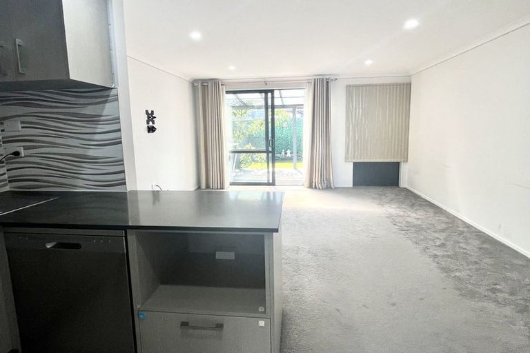 Photo of property in 20 Bellbird Street, Papakura, 2110