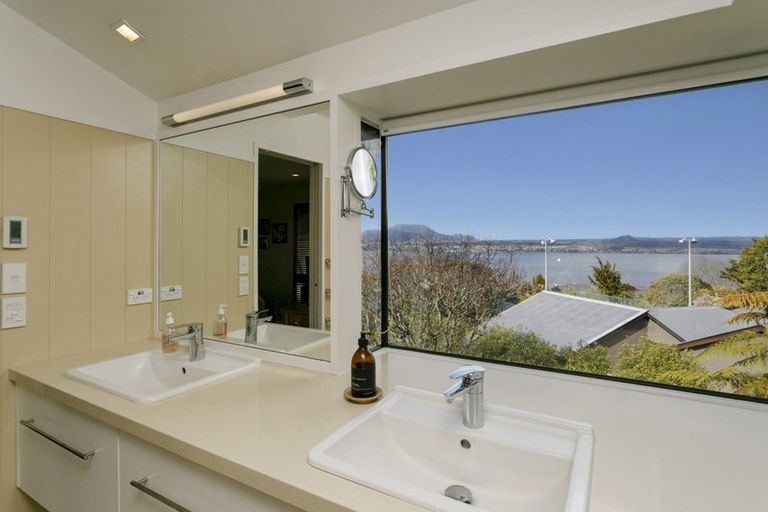Photo of property in 43 Mapara Road, Acacia Bay, Taupo, 3385