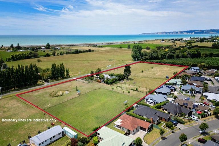 Photo of property in 104 Ferry Road, Clive, 4102