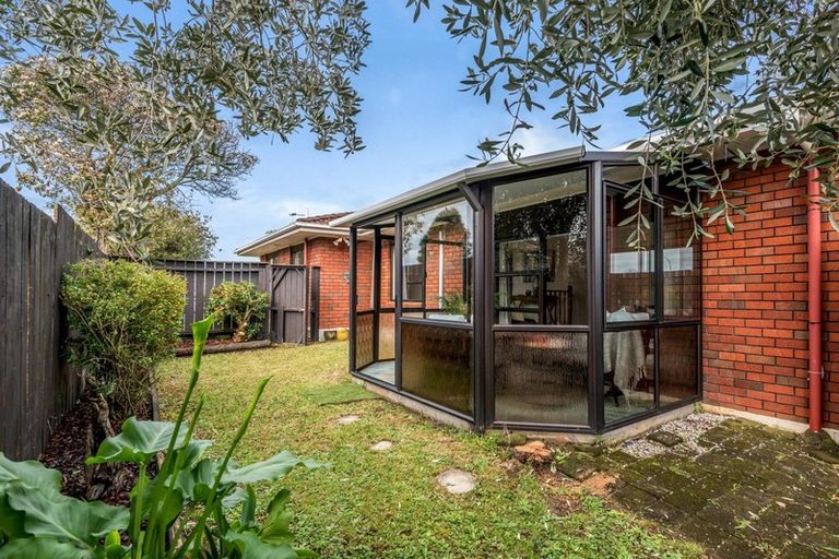 Photo of property in 1/95 Botany Road, Botany Downs, Auckland, 2010