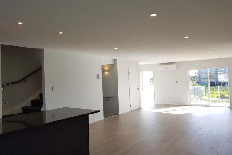 Photo of property in 75 Bordeaux Parade, Te Atatu South, Auckland, 0610