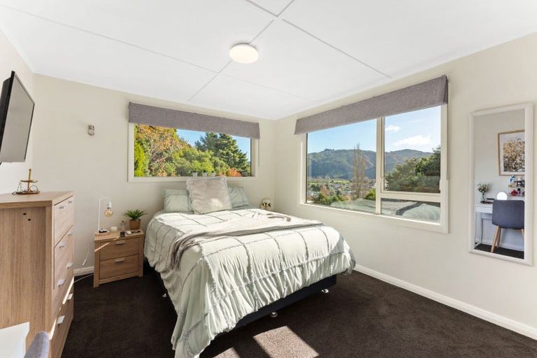 Photo of property in 74a Heretaunga Square, Silverstream, Upper Hutt, 5019