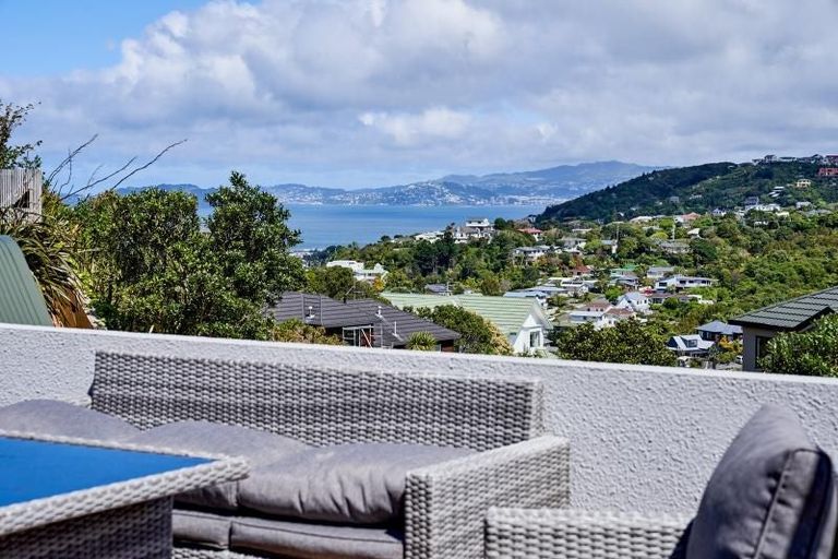 Photo of property in 191 Tirohanga Road, Tirohanga, Lower Hutt, 5010