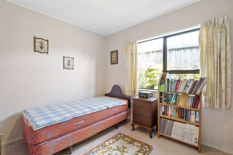 Photo of property in 1/3 Jacanas Place, Unsworth Heights, Auckland, 0632