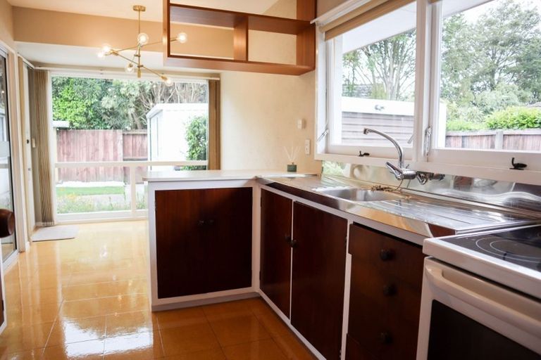 Photo of property in 2/208 Waimairi Road, Ilam, Christchurch, 8041