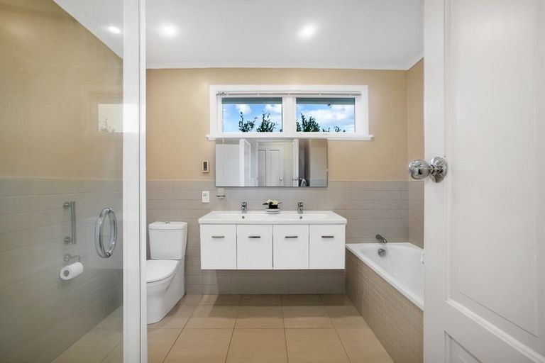 Photo of property in 9a Matata Street, Blockhouse Bay, Auckland, 0600