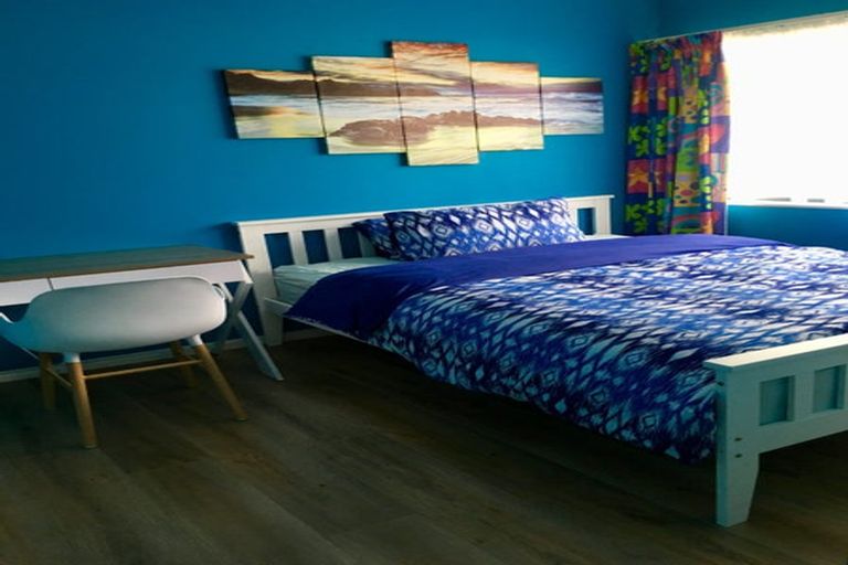 Photo of property in 11 Linicro Place, Wattle Downs, Auckland, 2103