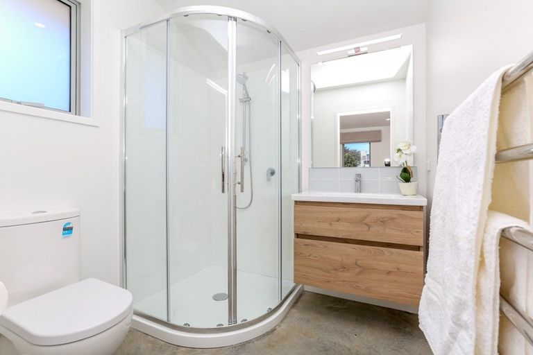 Photo of property in 6b Burns Street, Westown, New Plymouth, 4310