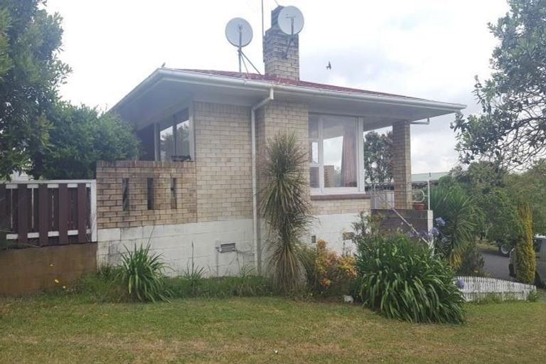Photo of property in 25 Ellesmere Crescent, Pakuranga Heights, Auckland, 2010