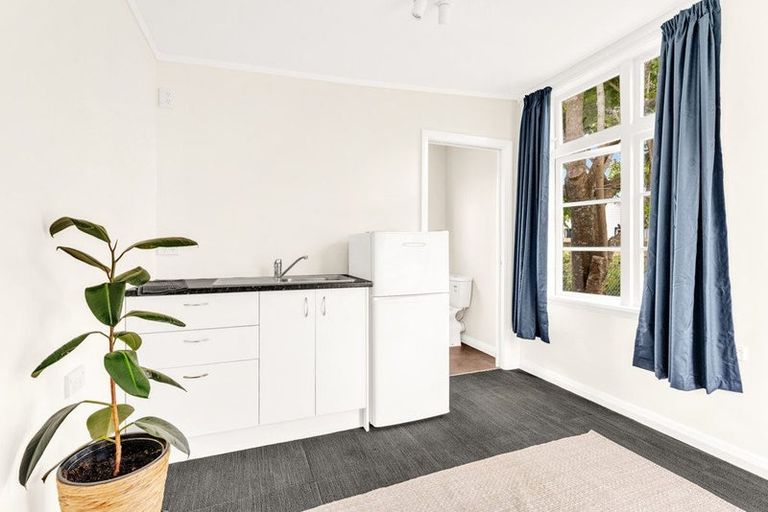 Photo of property in 12 Randwick Crescent, Moera, Lower Hutt, 5010