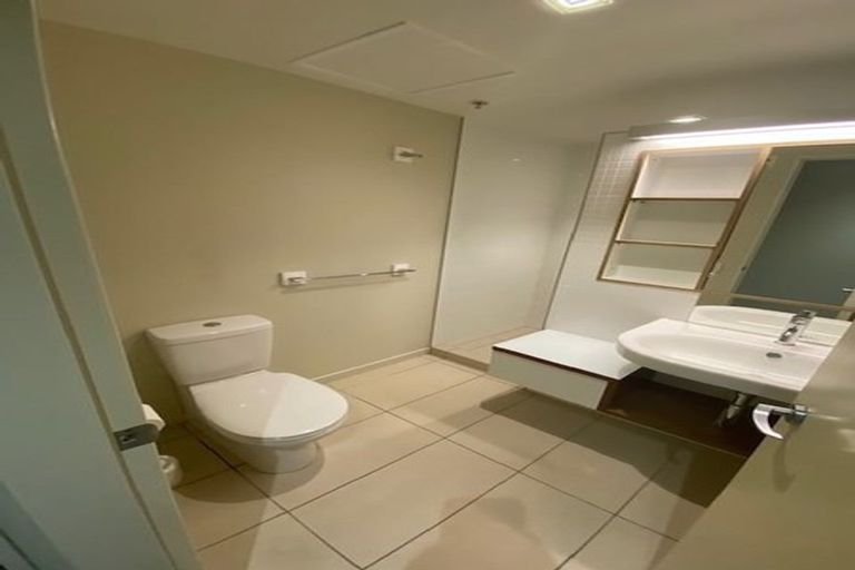 Photo of property in Piermont Apartments, 1a/82 Cable Street, Te Aro, Wellington, 6011