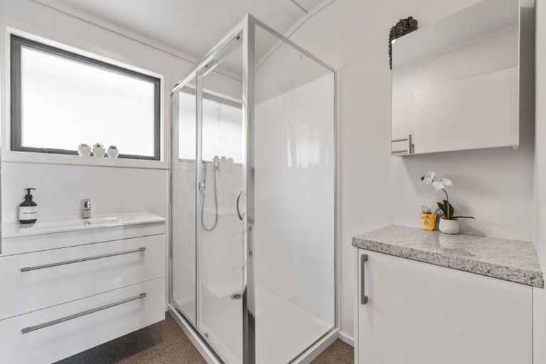 Photo of property in 25 Herekawe Drive, Spotswood, New Plymouth, 4310