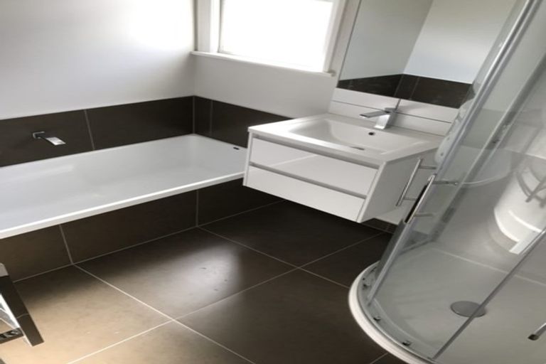 Photo of property in 32 Attlee Crescent, Bryndwr, Christchurch, 8053