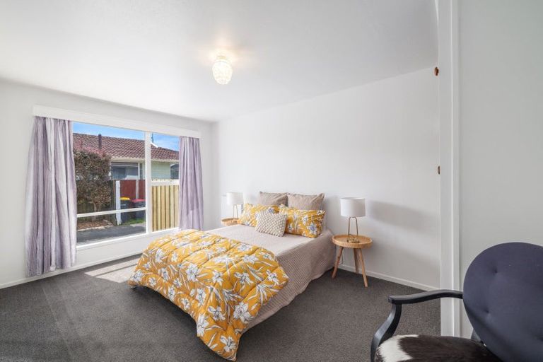 Photo of property in 1/180a Grimseys Road, Redwood, Christchurch, 8051