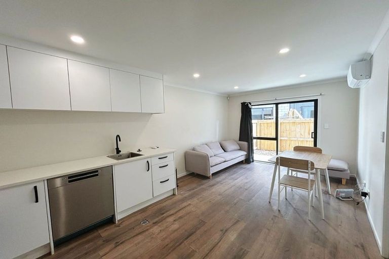 Photo of property in 2/26 May Street, Hamilton East, Hamilton, 3216