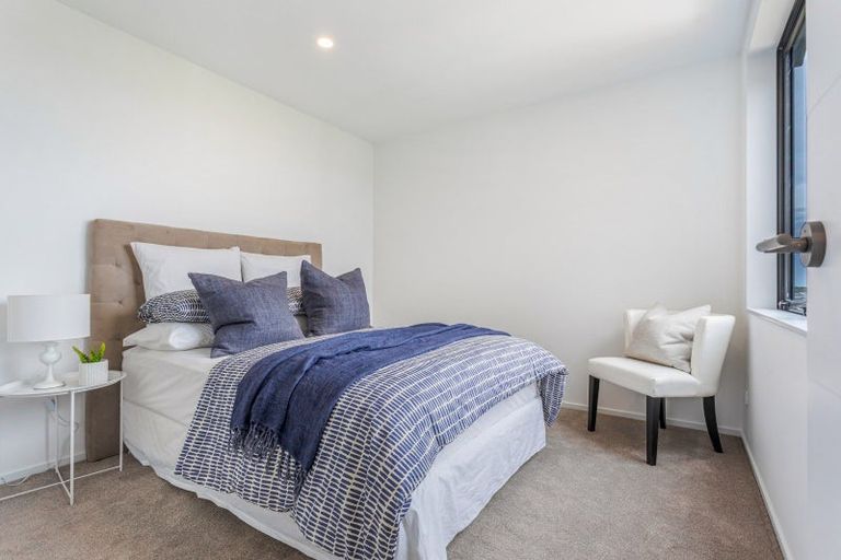 Photo of property in 5 Makumaku Place, Long Bay, Auckland, 0630