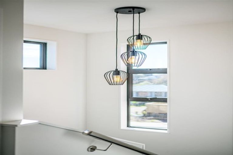 Photo of property in 2/6 Kereru Street, Henderson, Auckland, 0612