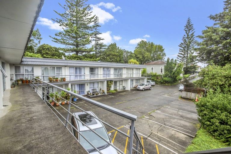 Photo of property in 11/19a Verbena Road, Birkdale, Auckland, 0626