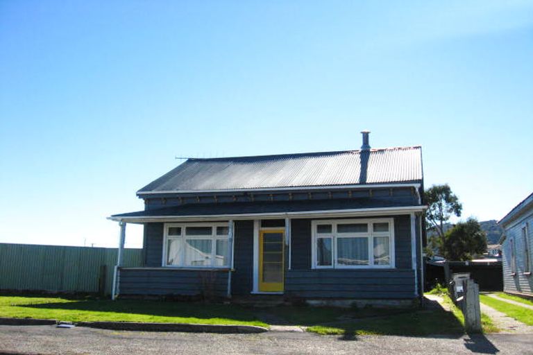 Photo of property in 13 Ngarimu Street, Greymouth, 7805
