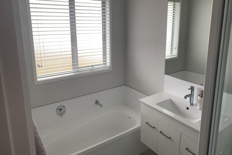 Photo of property in 70 Dunkeld Drive, Papamoa, 3118