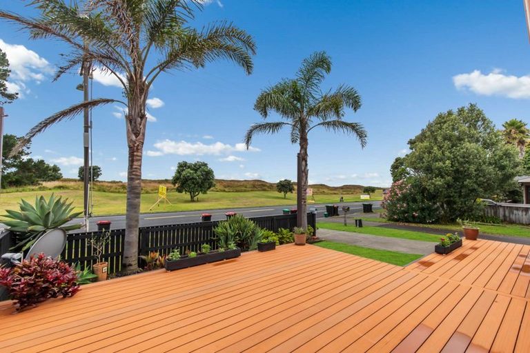 Photo of property in 320 Papamoa Beach Road, Papamoa Beach, Papamoa, 3118