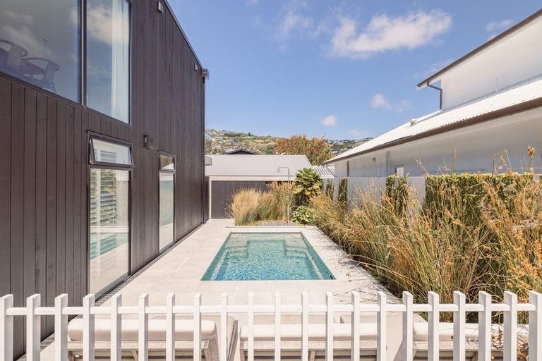 Photo of property in 8a Beachville Road, Redcliffs, Christchurch, 8081