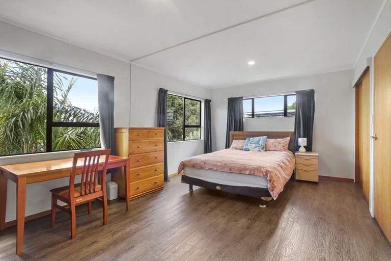 Photo of property in 1/254 Sturges Road, Henderson, Auckland, 0612