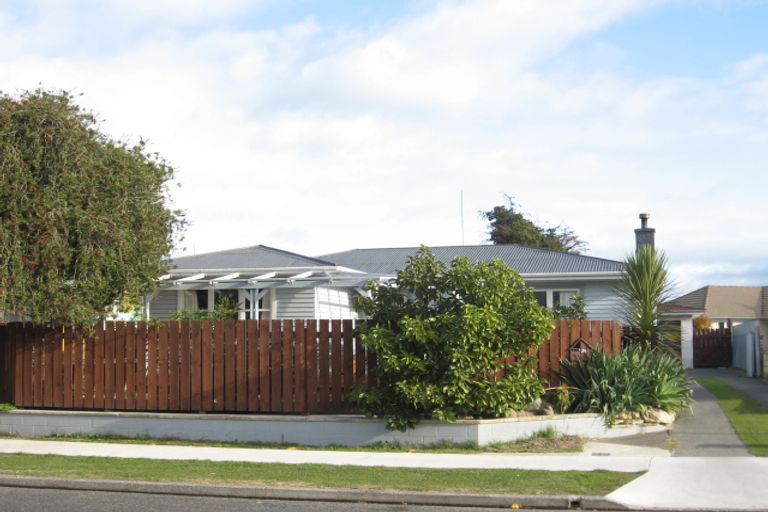 Photo of property in 35 Hillary Crescent, Maraenui, Napier, 4110