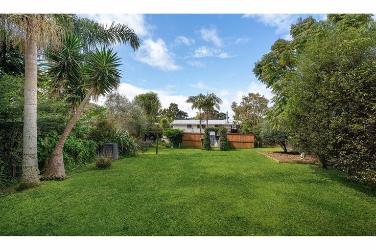 Photo of property in 673 Huia Road, Parau, Auckland, 0604