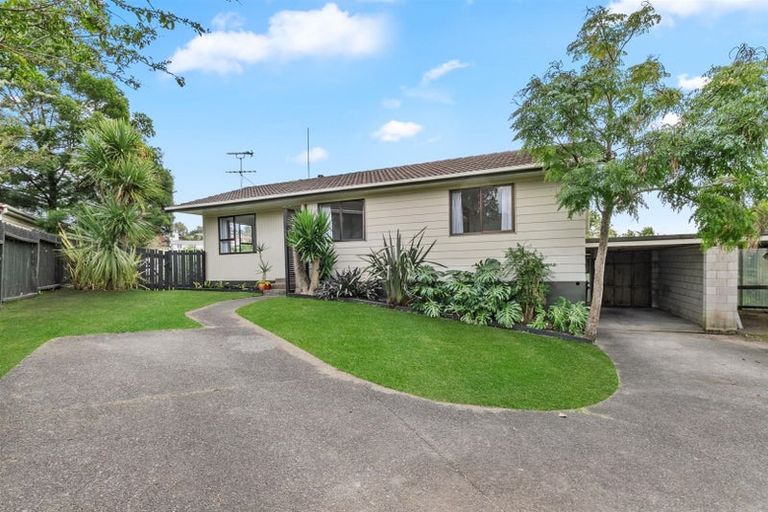 Photo of property in 2/9 Hydra Place, Glen Eden, Auckland, 0602