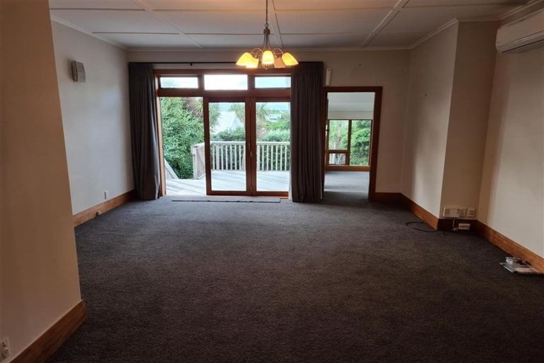Photo of property in 25 Pinnacle Street, Seatoun, Wellington, 6022