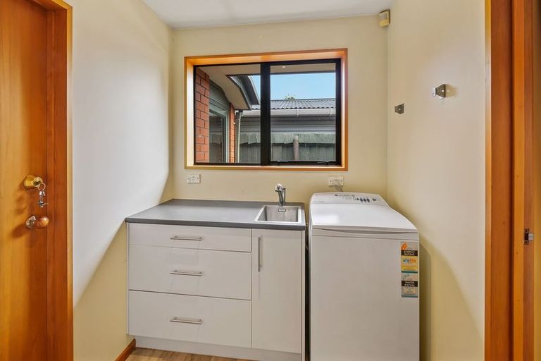 Photo of property in 2/113 Avonhead Road, Avonhead, Christchurch, 8042