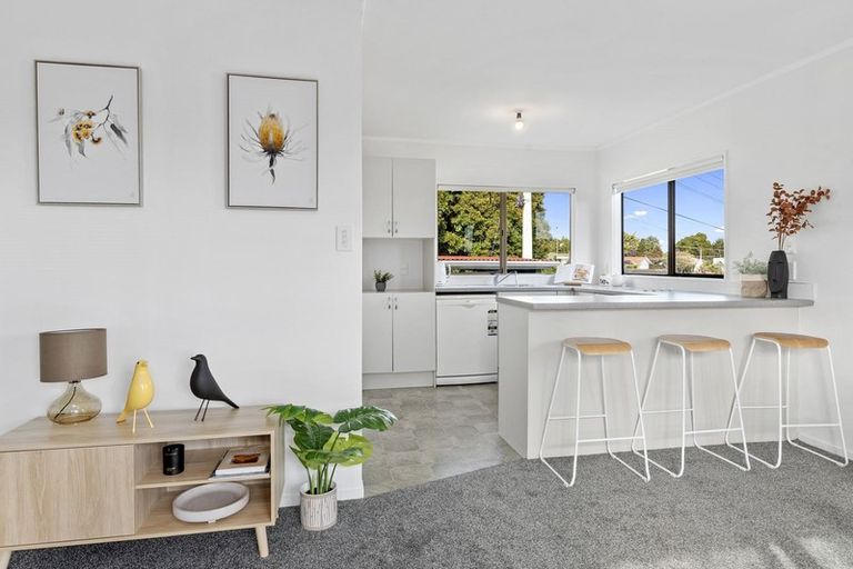 Photo of property in 4/448 Glenfield Road, Glenfield, Auckland, 0629