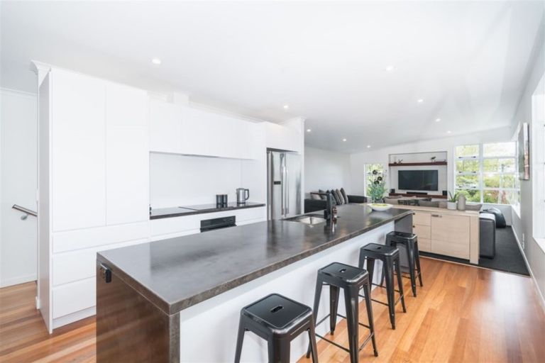 Photo of property in 413 Aokautere Drive, Aokautere, Palmerston North, 4471