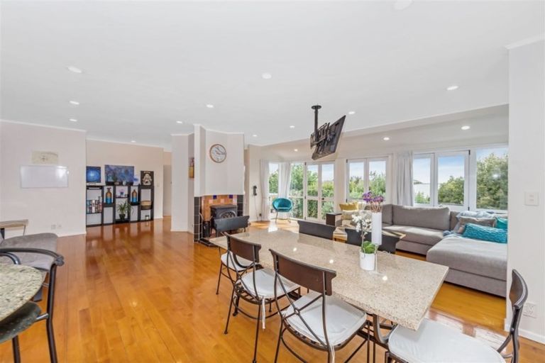 Photo of property in 17 Zion Road, Birkenhead, Auckland, 0626