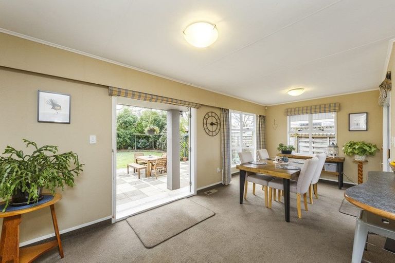 Photo of property in 52 John F Kennedy Drive, Milson, Palmerston North, 4414