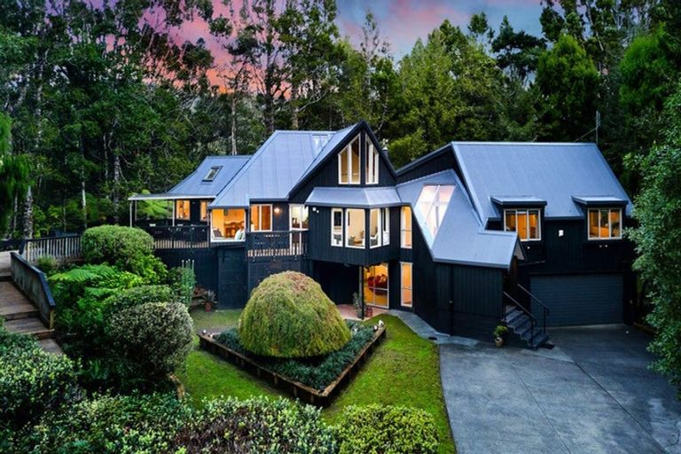 Photo of property in 19 Fawcett Road, Laingholm, Auckland, 0604