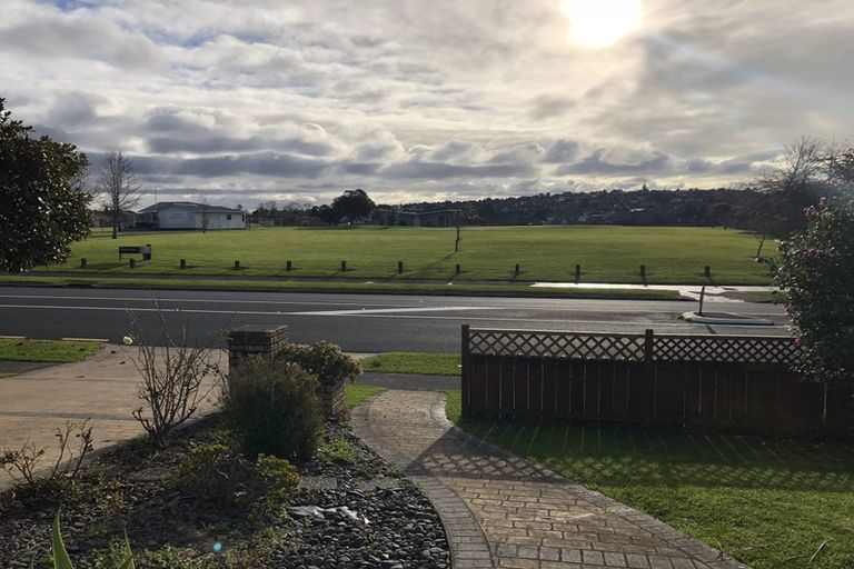 Photo of property in 70 Millhouse Drive, Northpark, Auckland, 2013