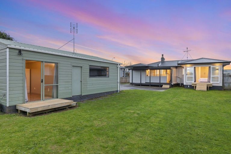 Photo of property in 18 Russell Avenue, Pukekohe, 2120