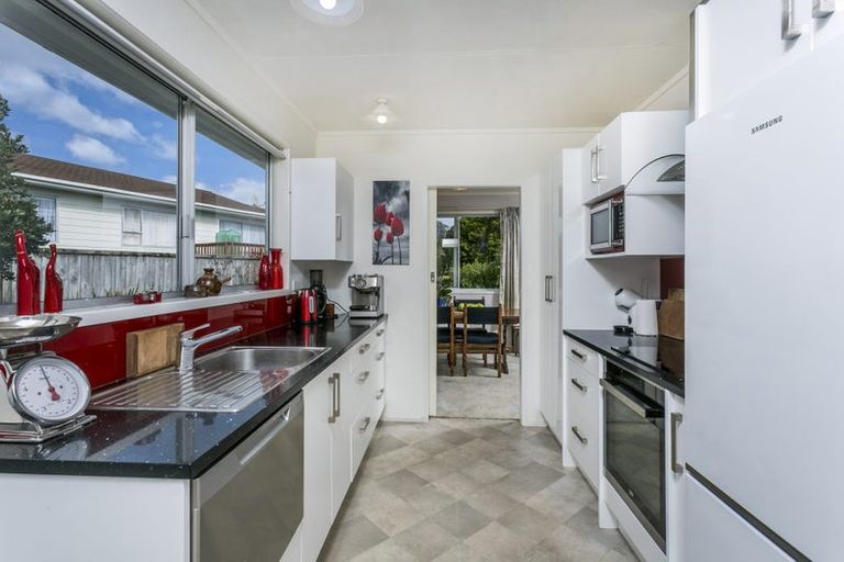 Photo of property in 13 Morriggia Place, Bayview, Auckland, 0629