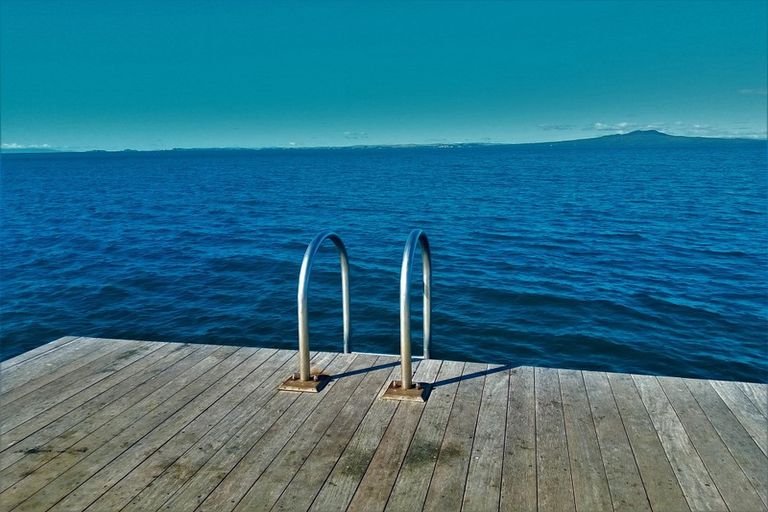 Photo of property in 502 Beach Road, Murrays Bay, Auckland, 0630