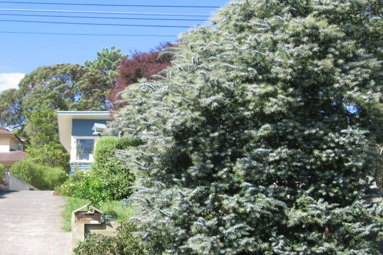 Photo of property in 37 Seaton Road, Murrays Bay, Auckland, 0630