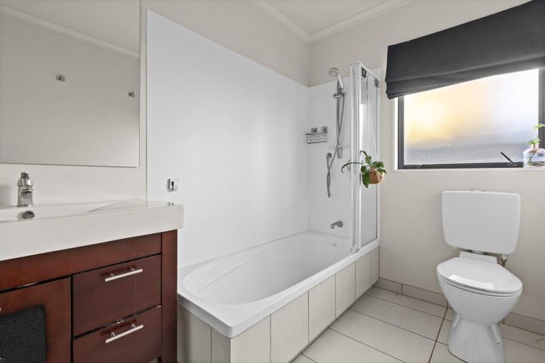 Photo of property in 24 Mcnaughton Place, Onekawa, Napier, 4110