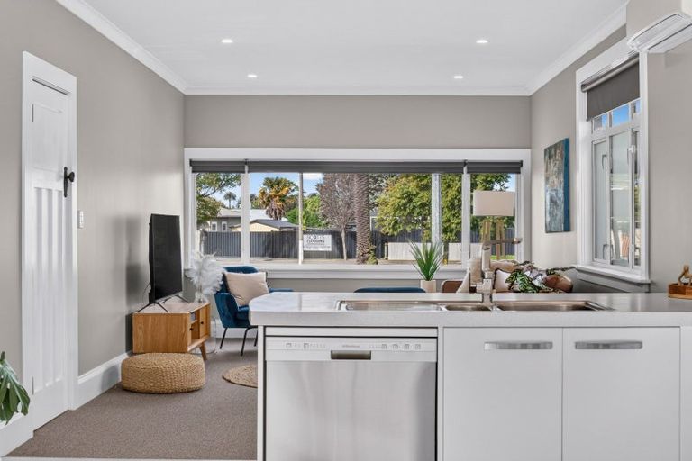 Photo of property in 203 Carlyle Street, Napier South, Napier, 4110