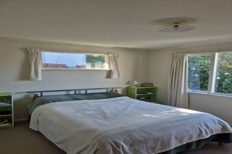 Photo of property in 38 Potter Avenue, Northcote, Auckland, 0627